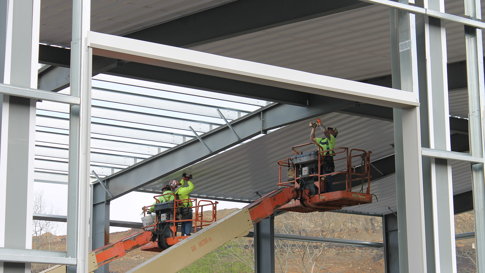Red Direct steel building compared with a traditionally constructed commercial building