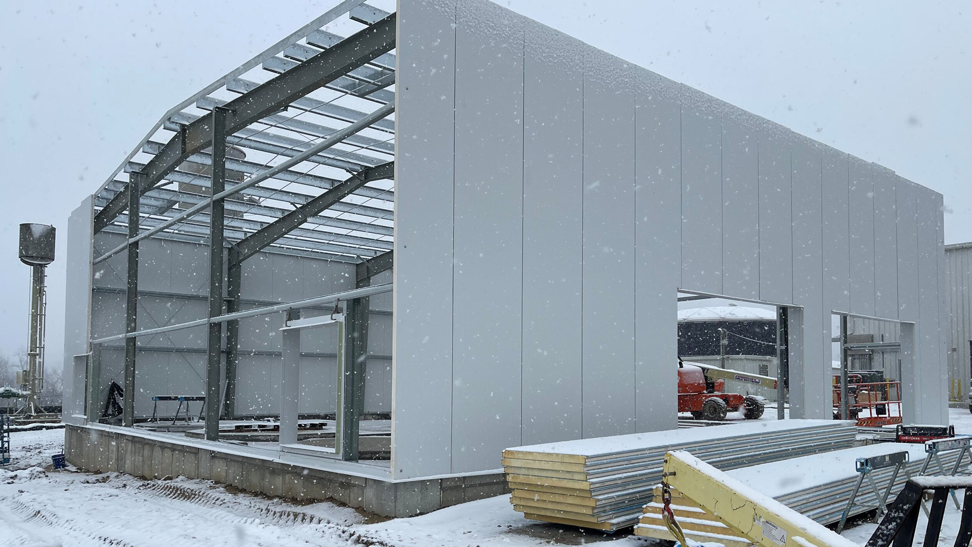 Steel cold chain logistics facility with advanced insulation and refrigeration systems supporting temperature-sensitive product storage